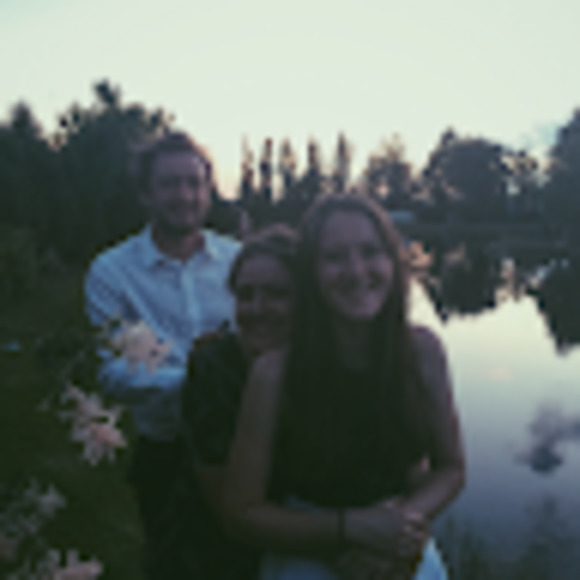 Welcome to MyMomsCloset! - Picture 1 of 1